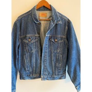 Vintage Levi’s Denim Jacket Sze-46 Made In The USA